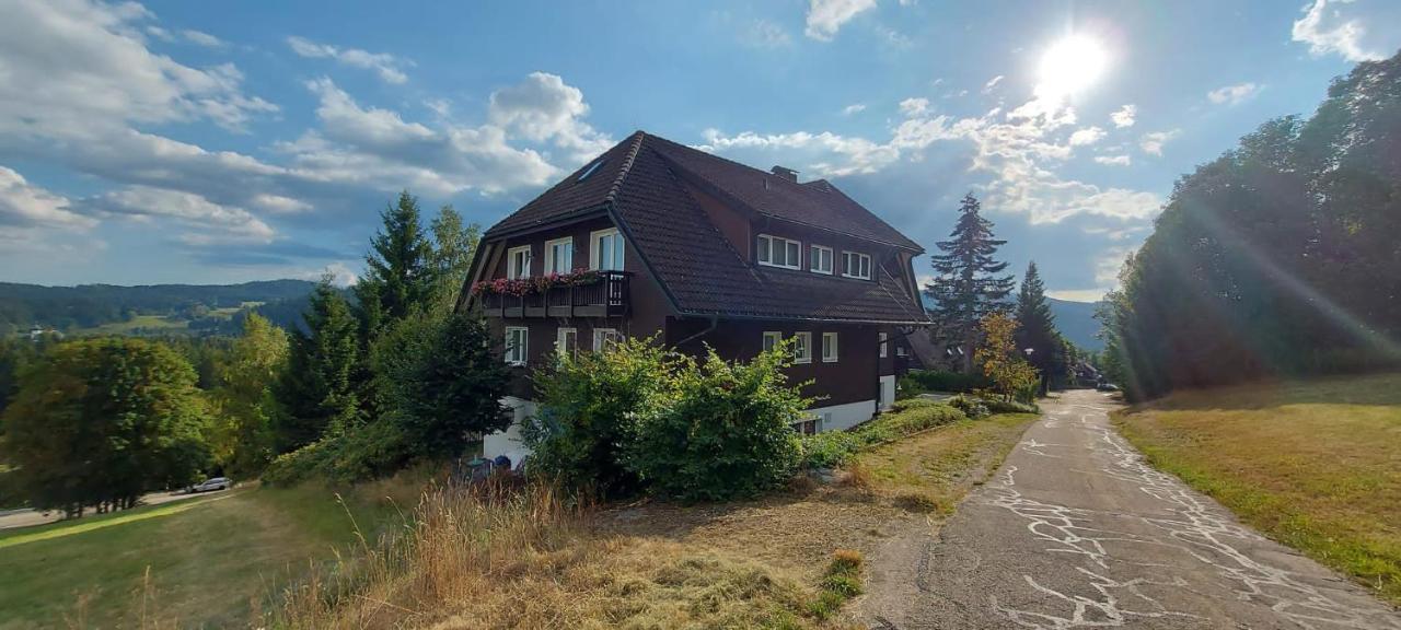 Hotel Sonnenhof Hinterzarten Exterior photo